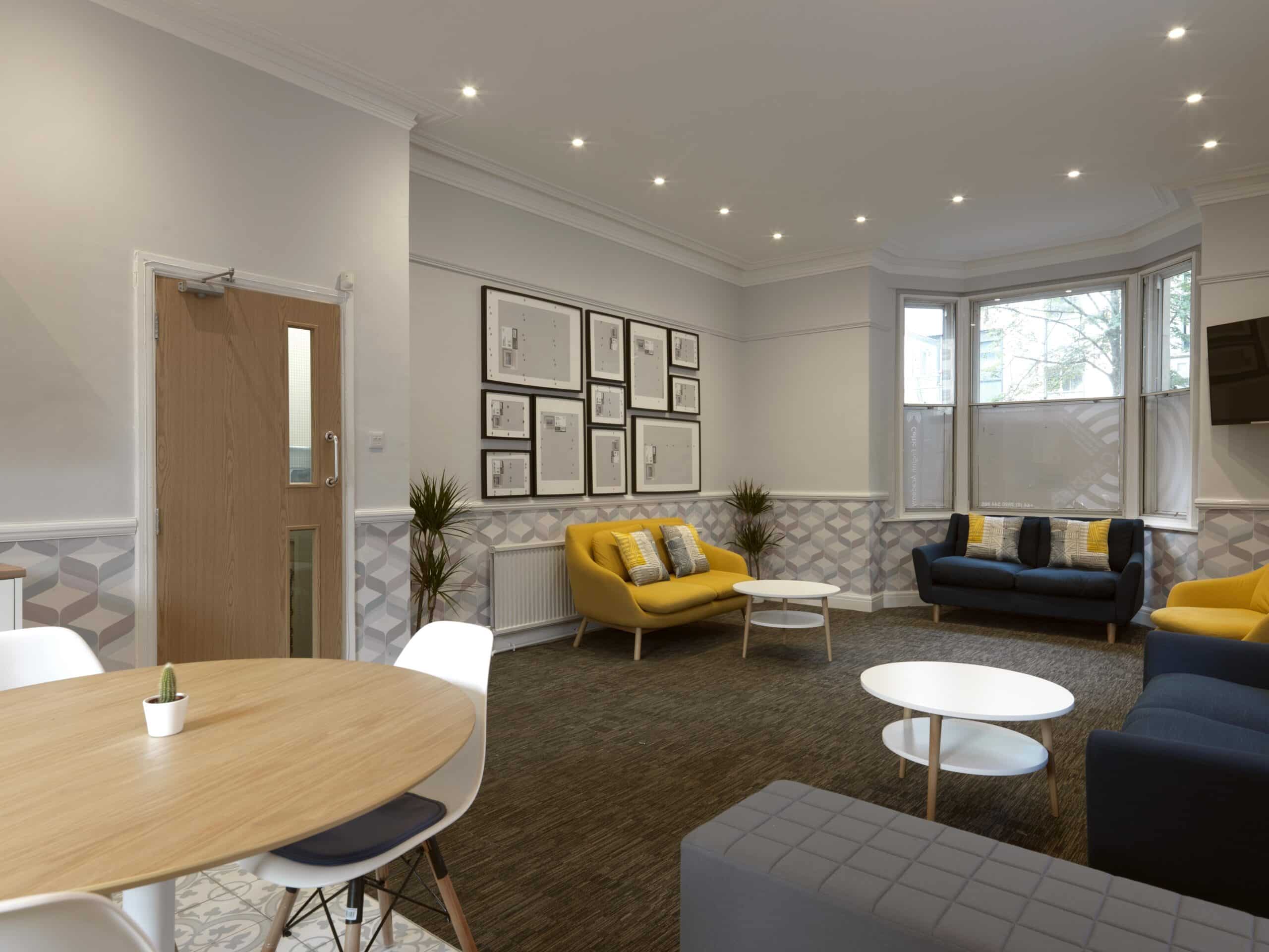 Cea student lounge #14 1 ecole anglais cardiff