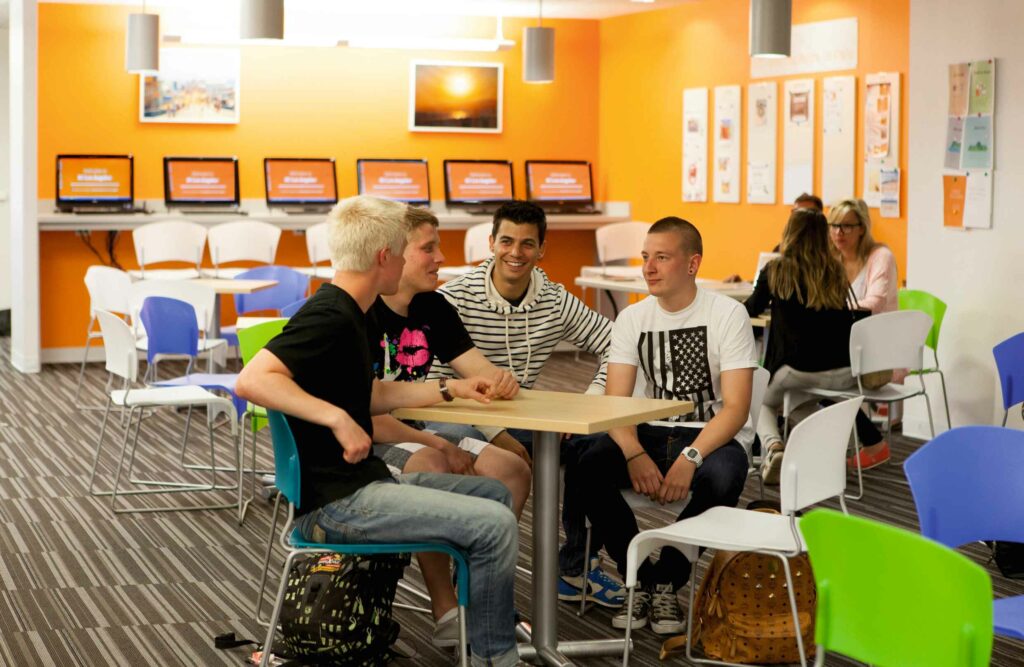 Ec los angeles student lounge