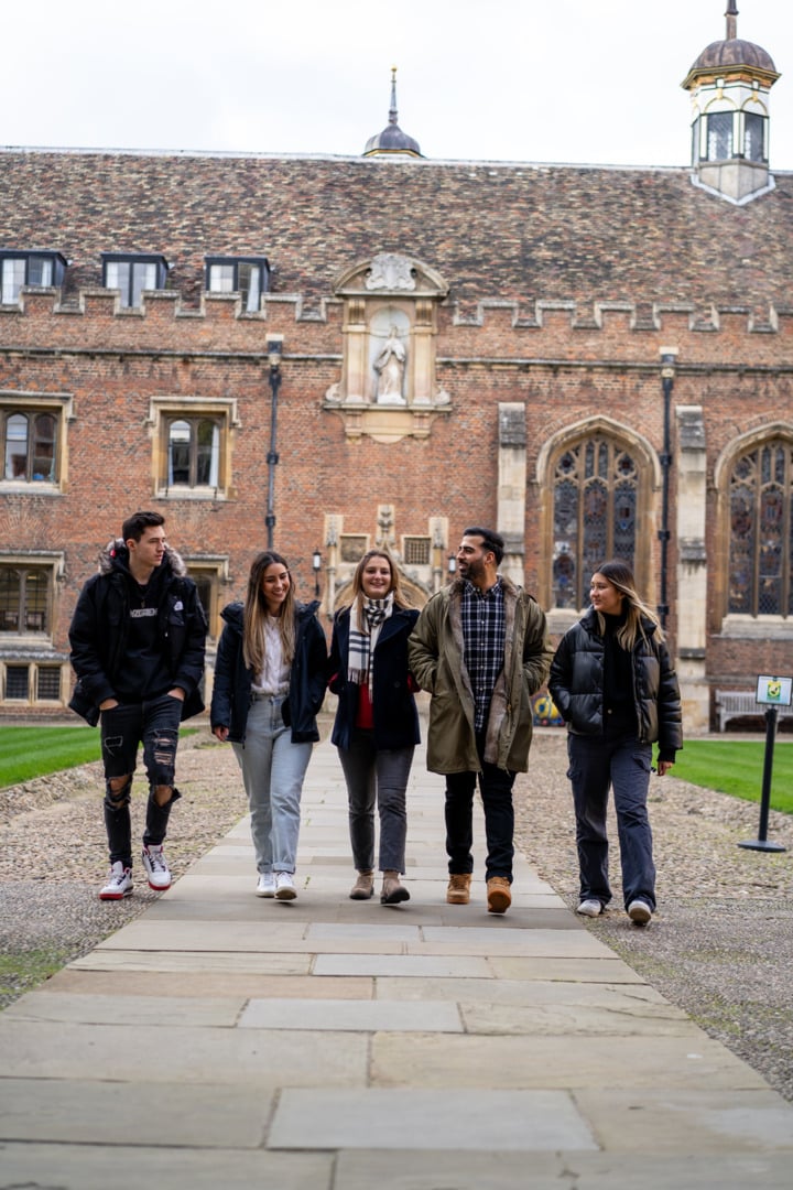 Students walking stjohn's college university cambridge 2